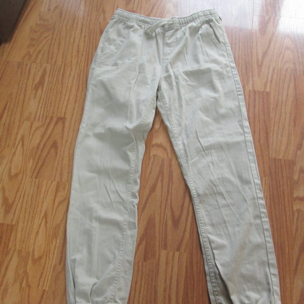 NWT IZOD Khaki Stretch Joggers Soft Childs size 18 regular